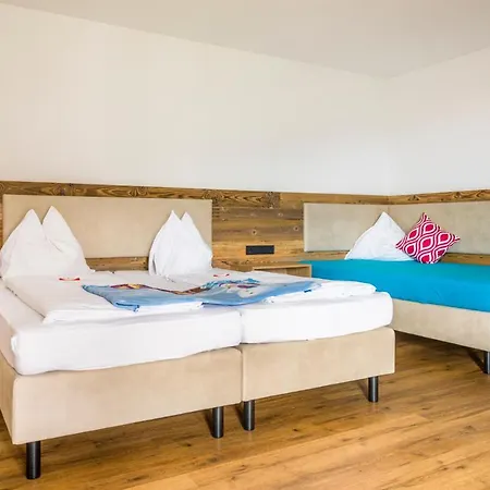 Daarhof * וואגריין